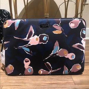 ♠️NWT Kate Spade 15” Laptop Sleeve♠️